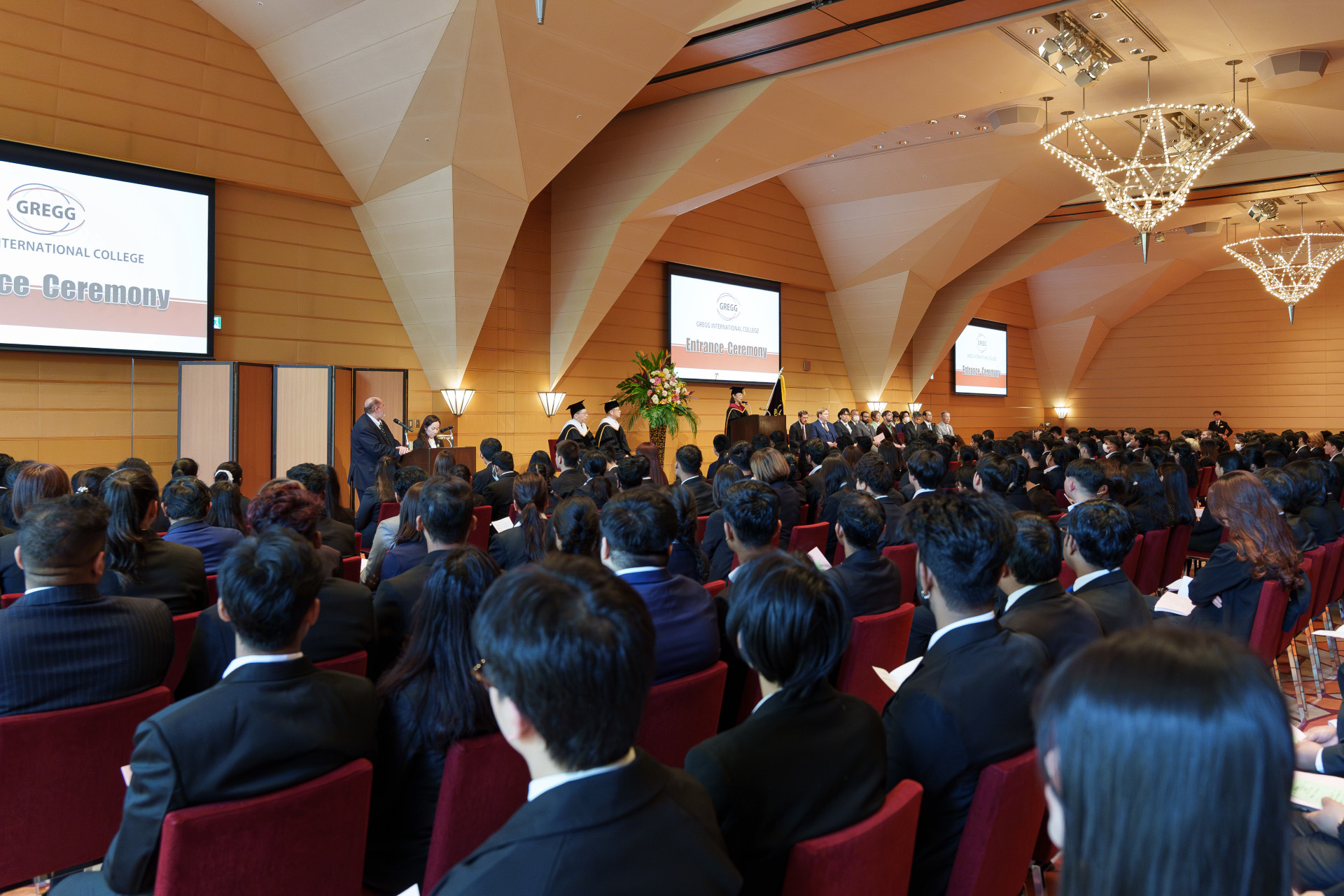 2025年度入学式開催 - グレッグ外語専門学校